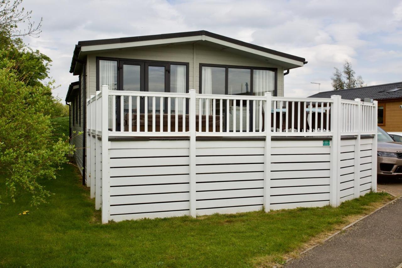 Lovely 3-Bed Cottage In Ely Eksteriør billede